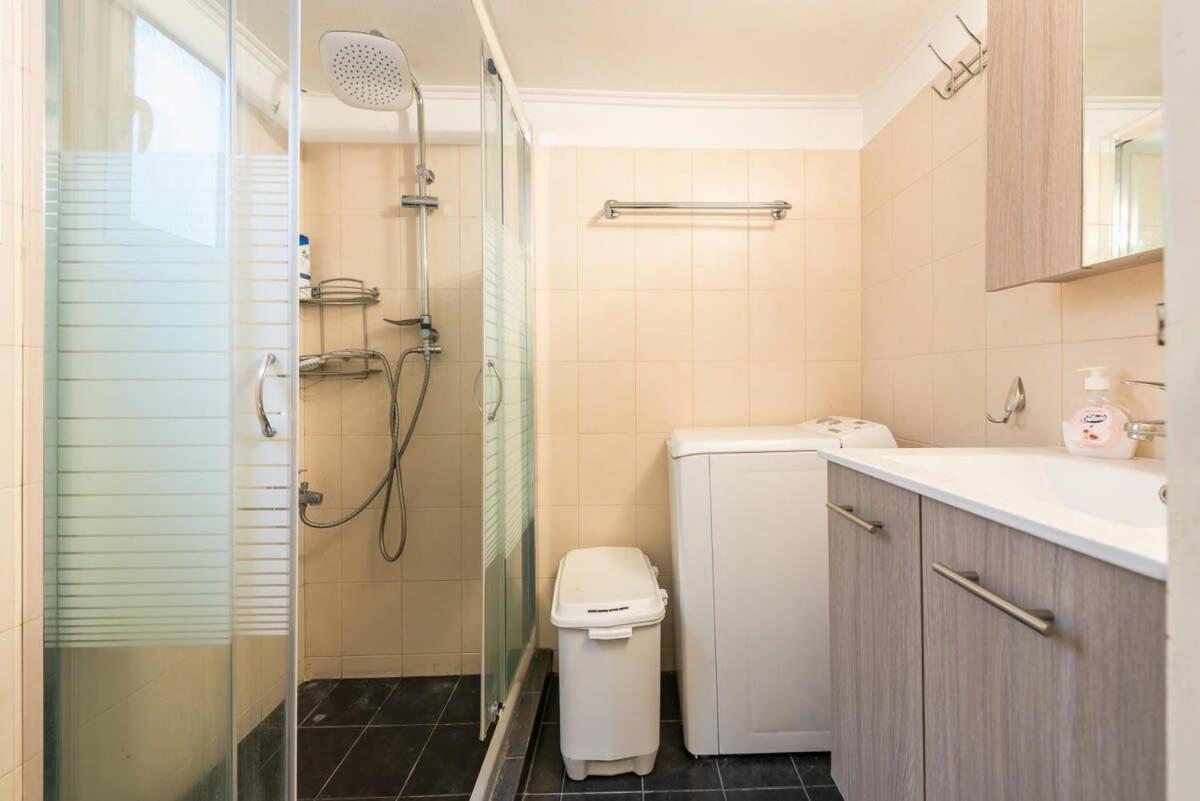 Topfloor Central Apt With Urban Views,3' To Metro Афины Экстерьер фото